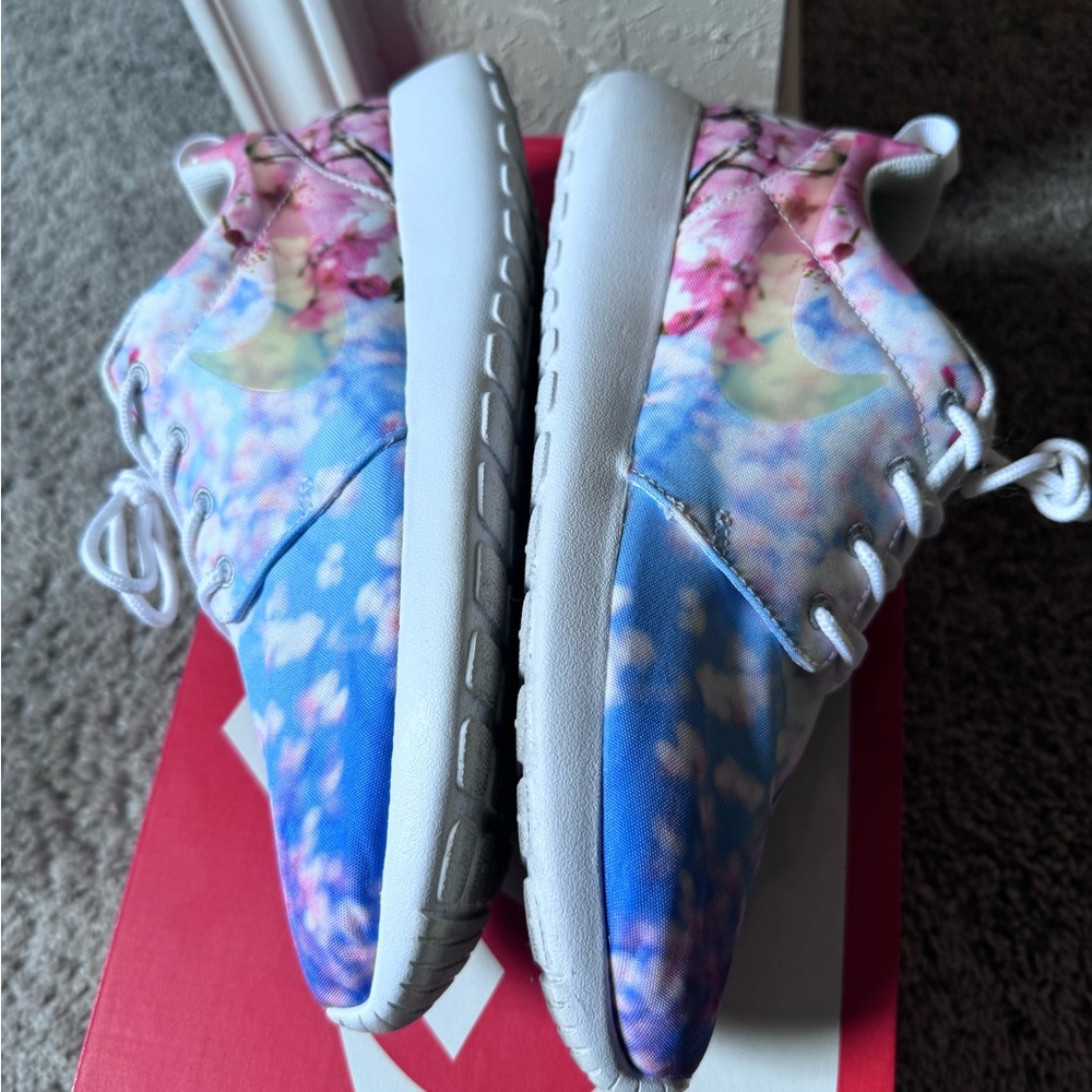 Nike Roshe run one cherry blossom sz 8 women’s walking gym workout shoes - Picture 7 of 8